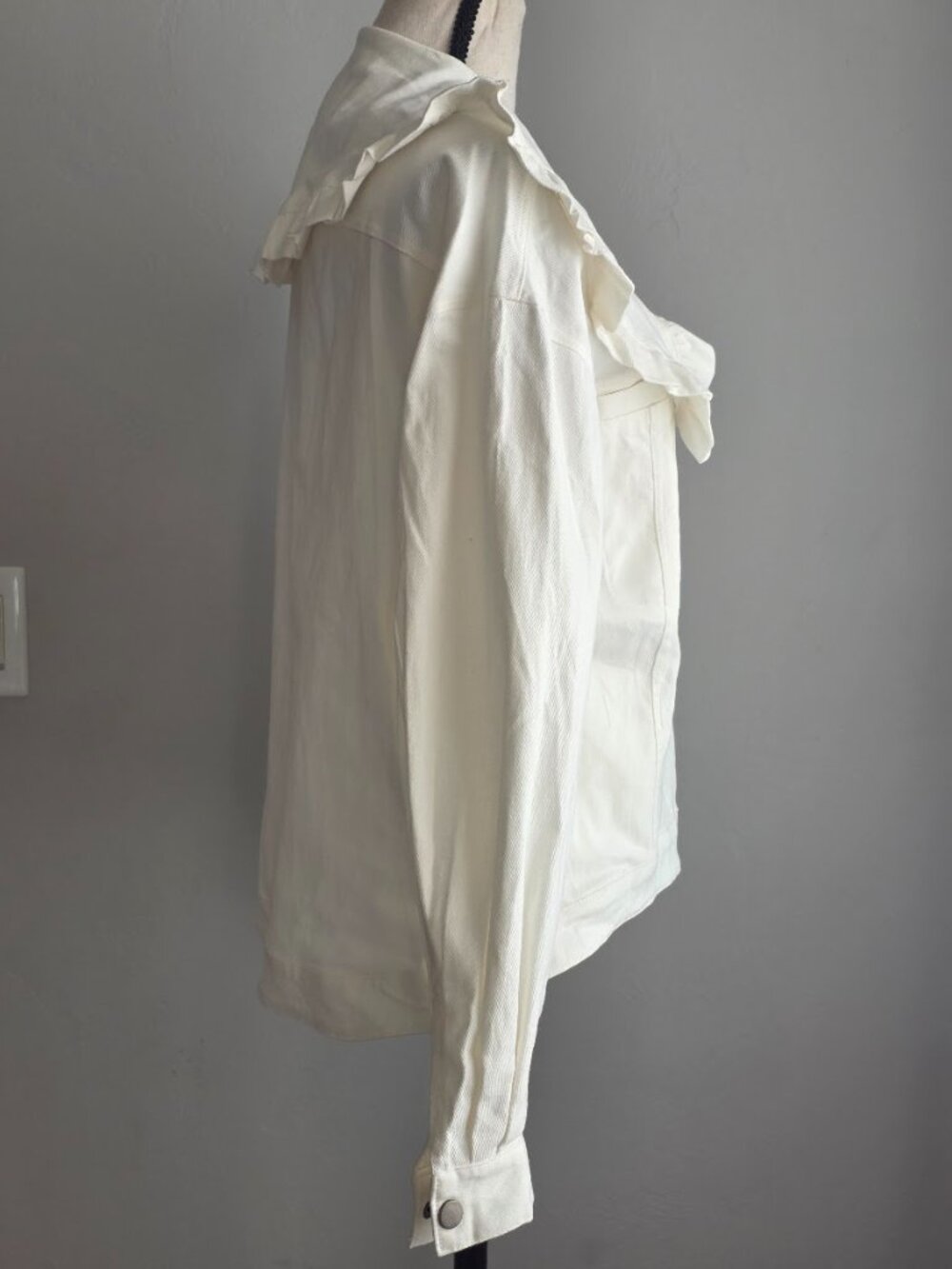 Listicle Ruffle Peter Pan Collar Denim Jacket in Cream White Size Small - Picture 4 of 12